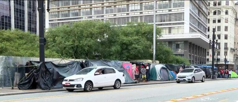 MTST acampa em frente à prefeitura de São Paulo