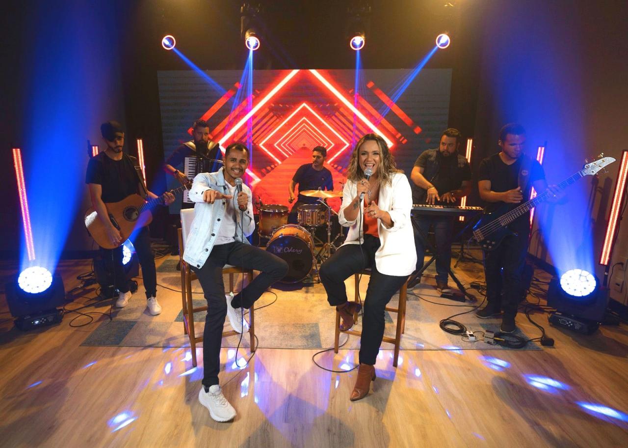 Natália Sá e Wisny Matos lançam, em um sertanejo alegre, a canção “Quartinho Secreto”