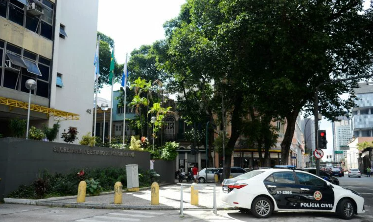 Polícia apreende aluno que tinha plano de ataque à escola