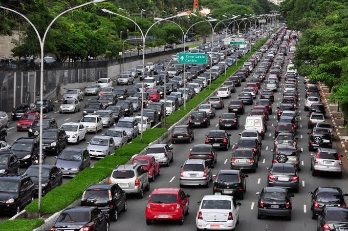 Rodízio de veículos é suspenso em São Paulo