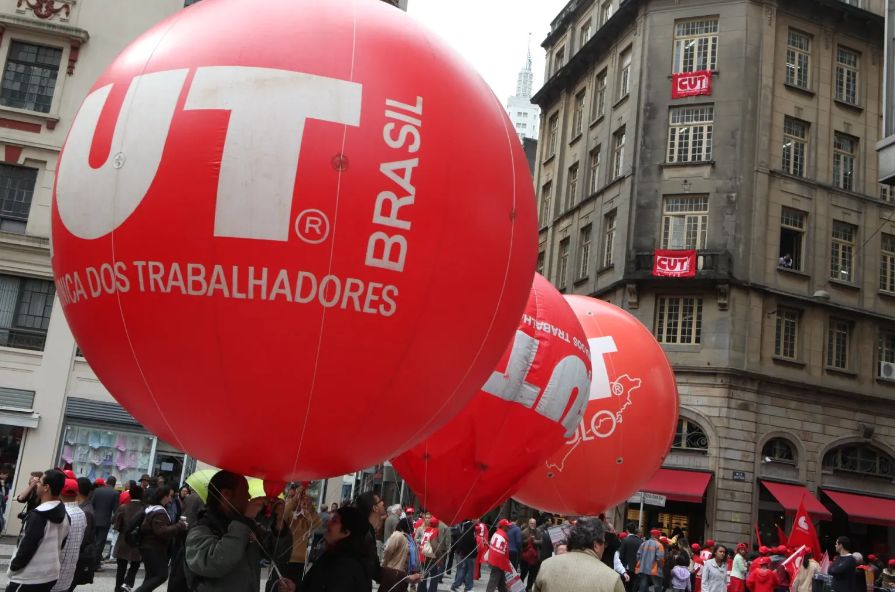 Sindicatos vão à China com Lula, mas ninguém diz quem pagará a conta