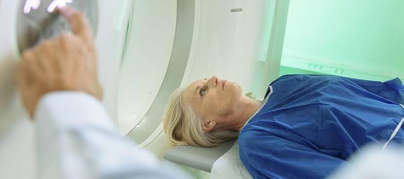 Tratamento consegue eliminar câncer de mama com metástase nos ossos