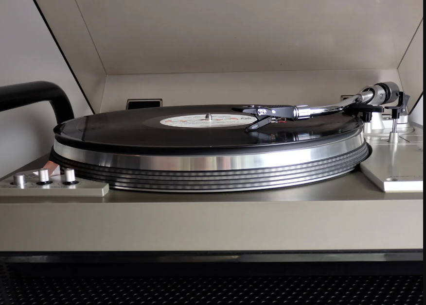 Vendas de vinil ultrapassam as de CD pela 1ª vez desde 1987