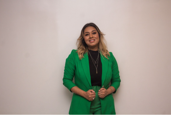Angélica Moreira lança seu novo single  “Queimar Por Ti”