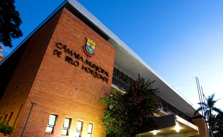 BH aprova PL que proíbe uso de linguagem neutra nas escolas