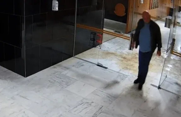 Câmeras mostram ministro do GSI no Palácio do Planalto durante ataques do 8 de janeiro