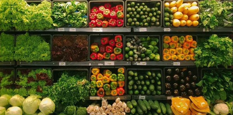 Mais da metade da renda familiar é para comprar alimentos