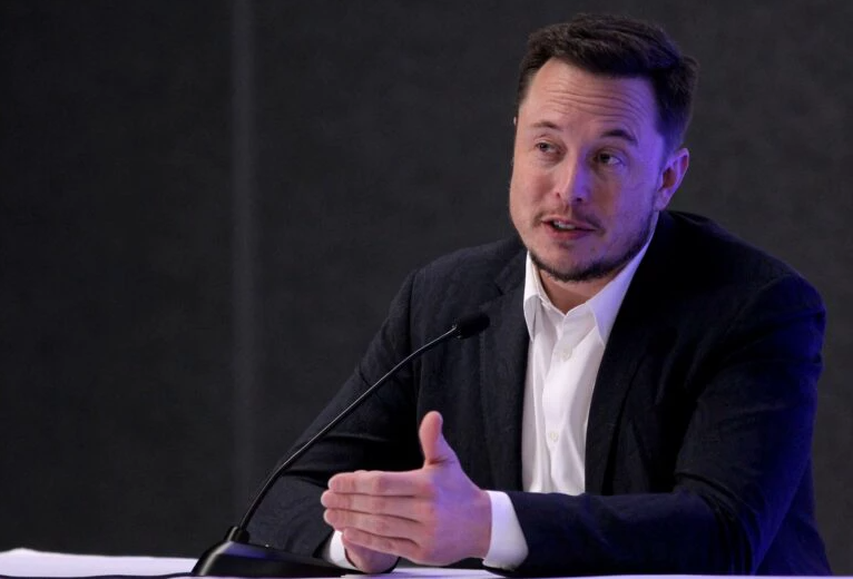 Musk fala contra cirurgias trans em crianças: “Prisão perpétua”