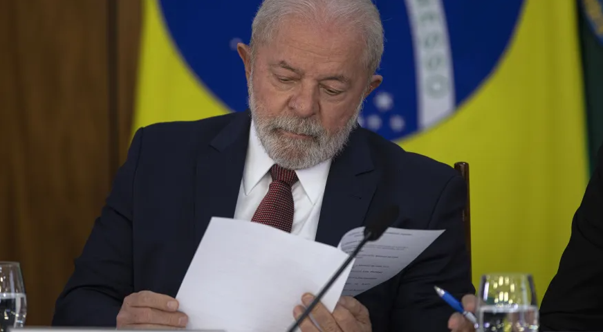 Na Espanha, Lula diz ser ‘impossível’ investir no Brasil