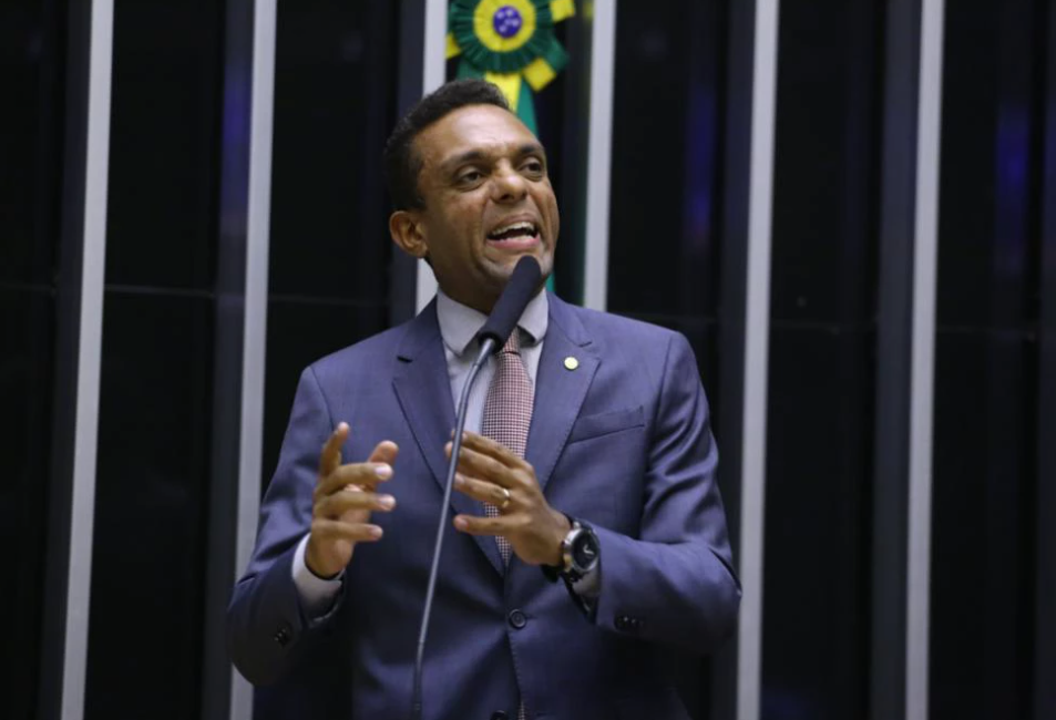 Otoni repudia PL e diz que pode virar crime ser contra o aborto