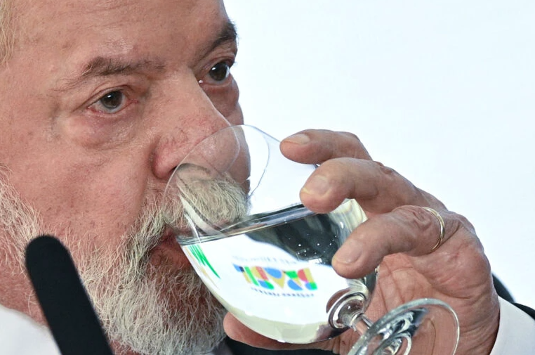 Portugal convoca ato contra visita de Lula ao país