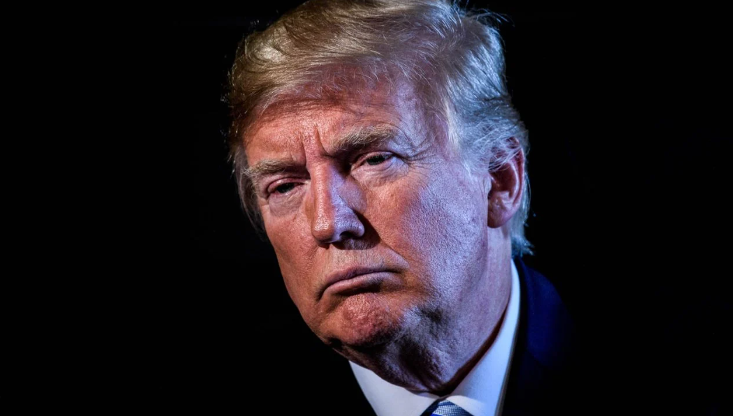 Trump deve se apresentar hoje à Justiça