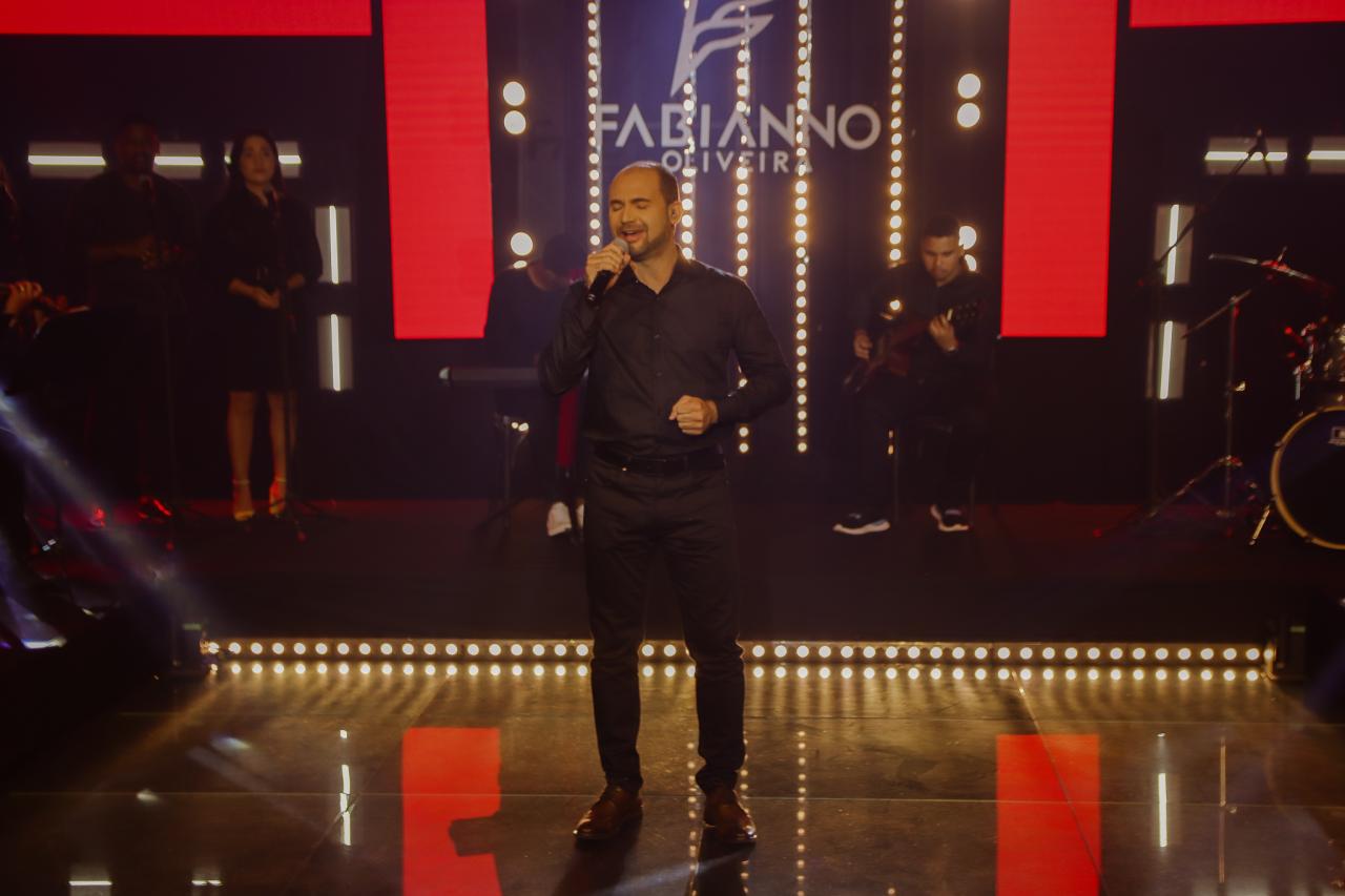 “Adore”, o poder da adoração na voz do cantor Fabianno Oliveira