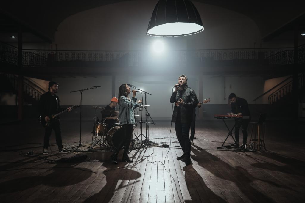 Anderson Schneider feat. Adriana Schneider em “Teu Amor”