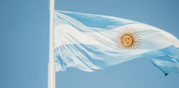 Apenas 24% concordam que o Brasil ajude financeiramente a Argentina, diz CNT