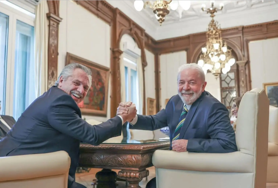 Banco dos Brics rejeita ideia de Lula de socorrer Argentina