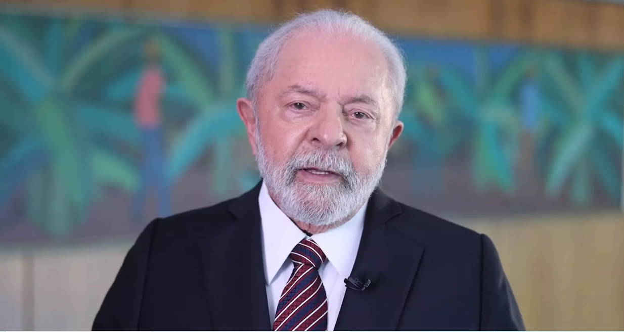 Lula promete entregar caixa do BNDES para salvar vizinhos latinos