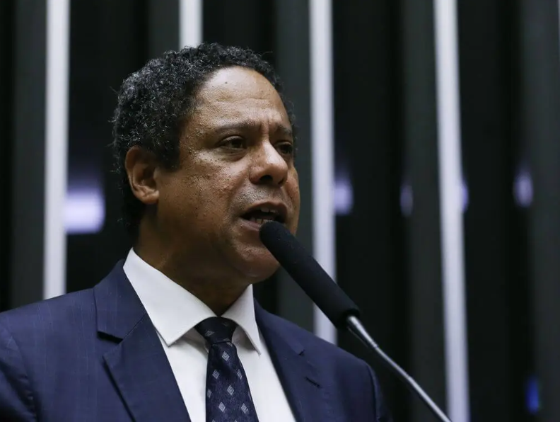 Orlando Silva não sabe a diferença entre ‘link’ e ‘print’