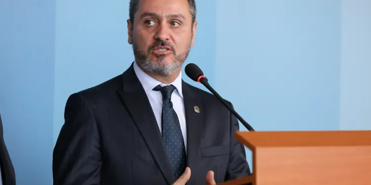 PF achou ‘desnecessário’ apreender passaporte de Bolsonaro