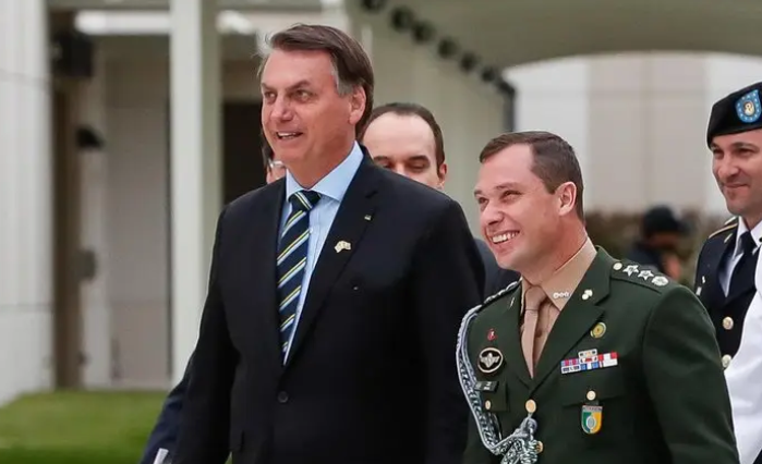 PF prende Mauro Cid, ex-ajudante de Bolsonaro