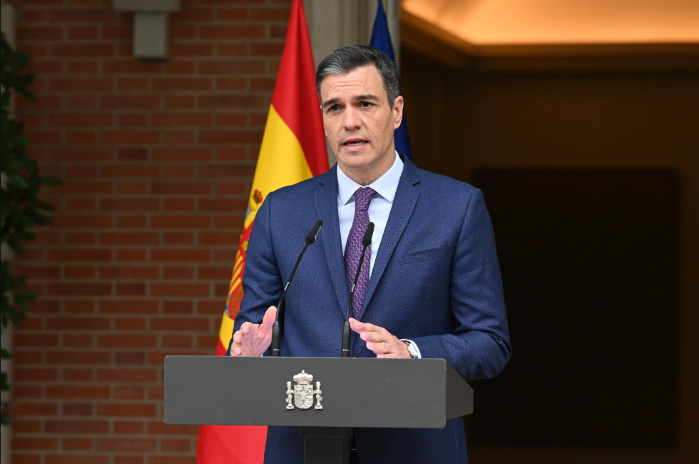 Premiê espanhol dissolve Parlamento e convoca eleições