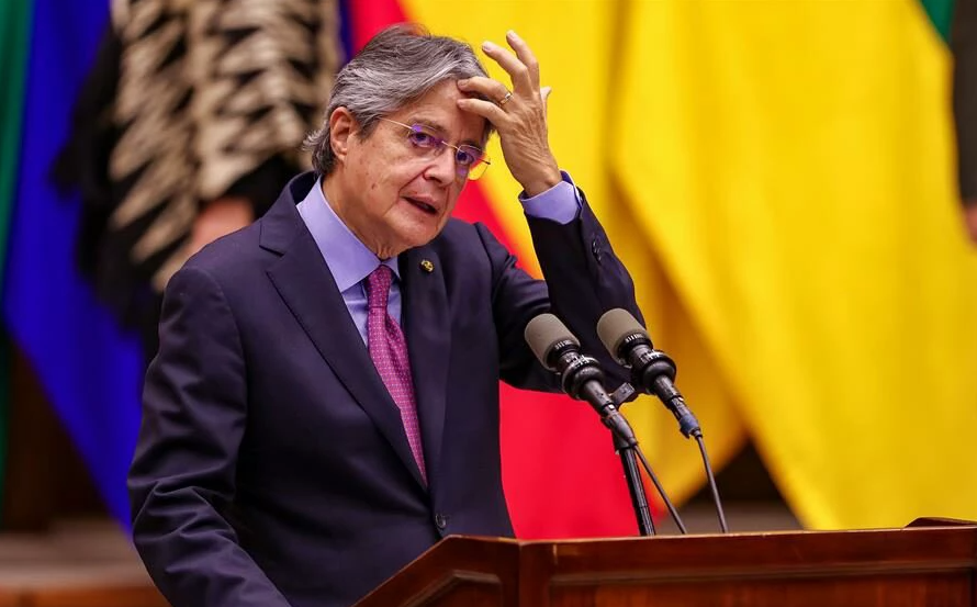 Presidente do Equador dissolve Parlamento e convoca eleições