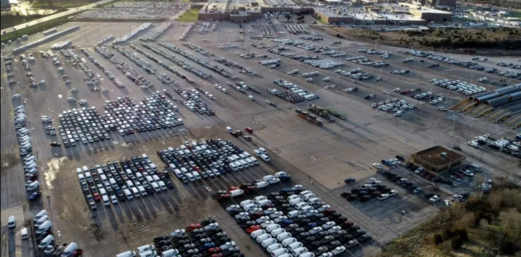 Produção de carros tem queda de 18% em abril, aponta Anfavea