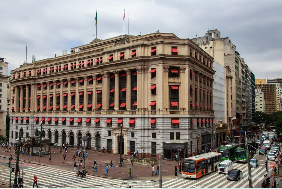 Gigante’ dos shoppings pode estar de saída do Brasil