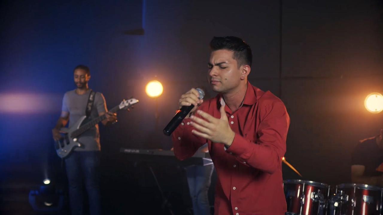 Nova composição de Tiago Marques, 'Crucificado Foi', celebra o sacrifício de Jesus