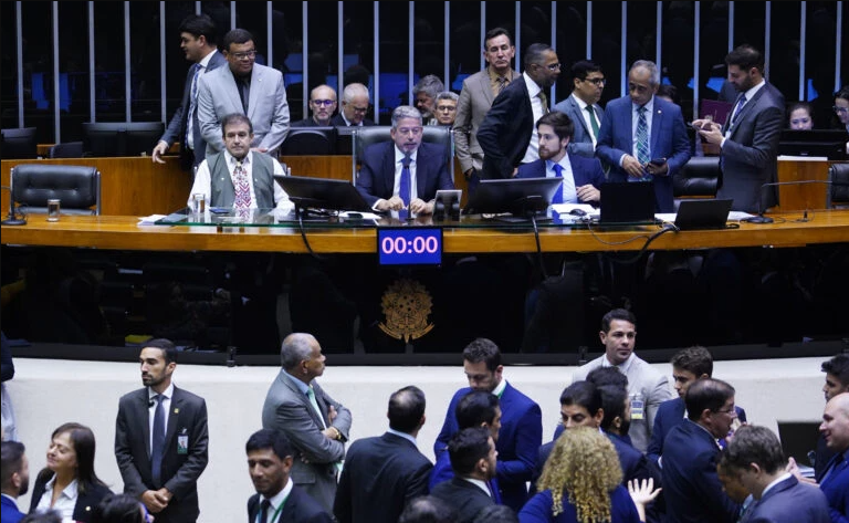 PL da discriminação de políticos: Confira os votos dos deputados
