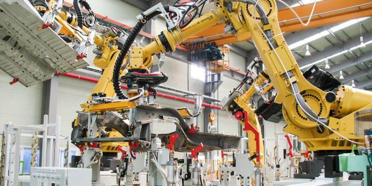 Produção industrial volta a cair em abril e amplia distância para o nível pré-pandemia