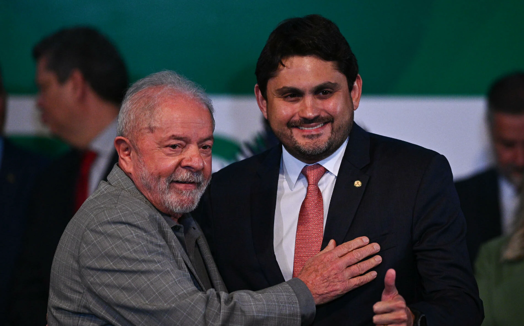 PT aciona Ministério das Comunicações para ter sua própria emissora de televisão