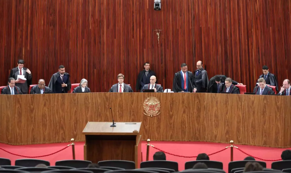 TSE convoca jornalistas estrangeiros para julgamento de Bolsonaro