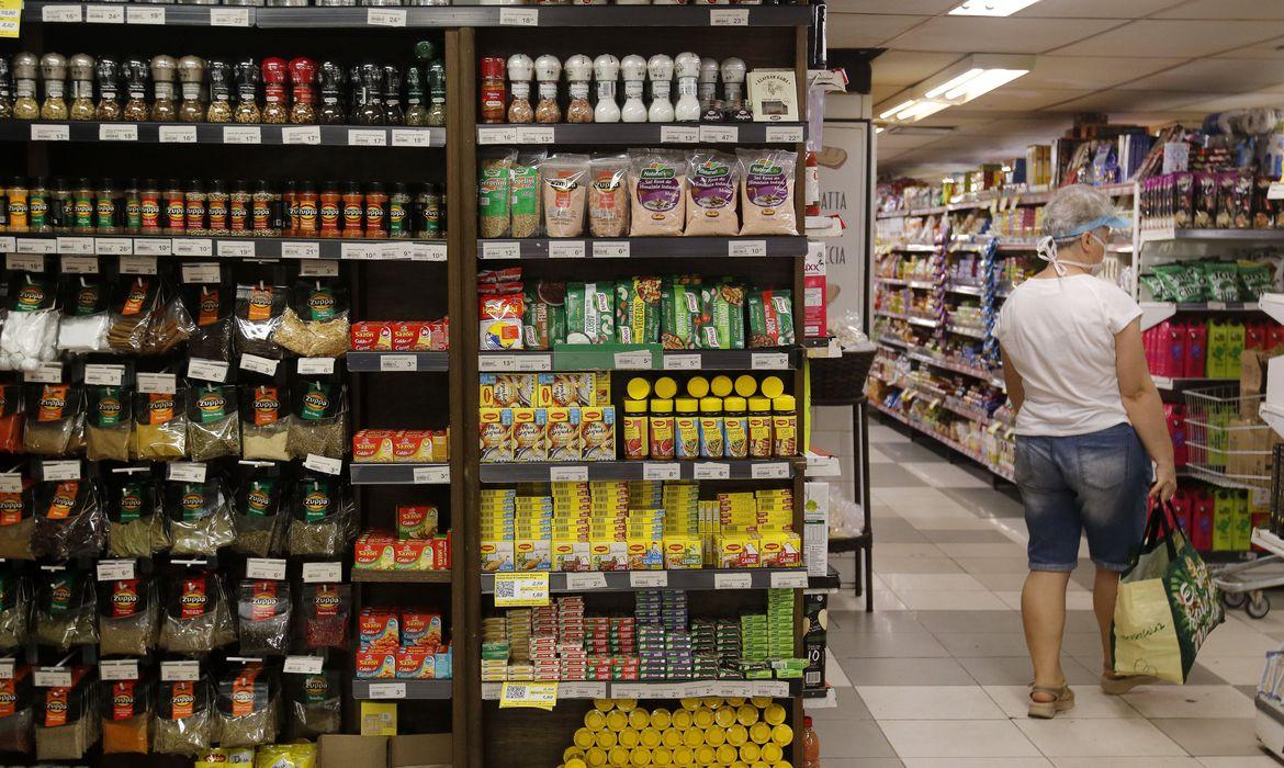 Um dos maiores grupos varejistas de alimentos do país anuncia venda de lojas