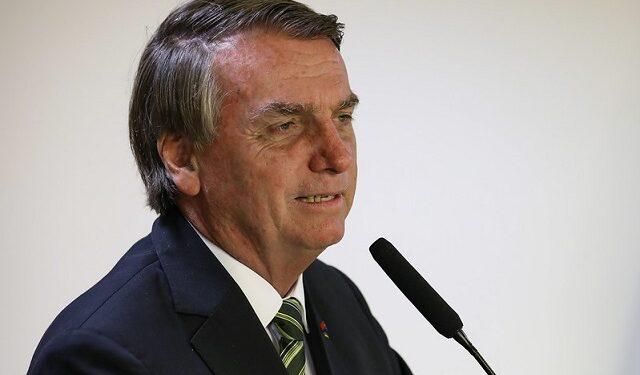 Bolsonaro diz que a ‘reforma tributária do PT é ‘soco no estômago dos mais pobres’