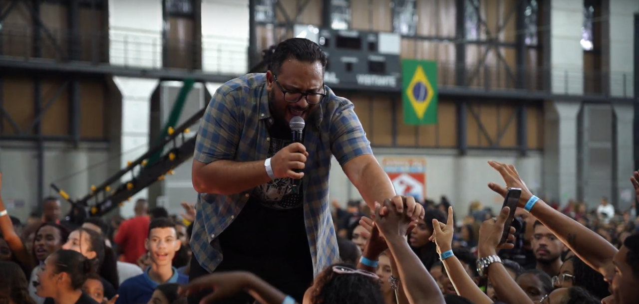 Everton Mestre une-se a grandes nomes da música gospel em ministração histórica no Comjadem 2023