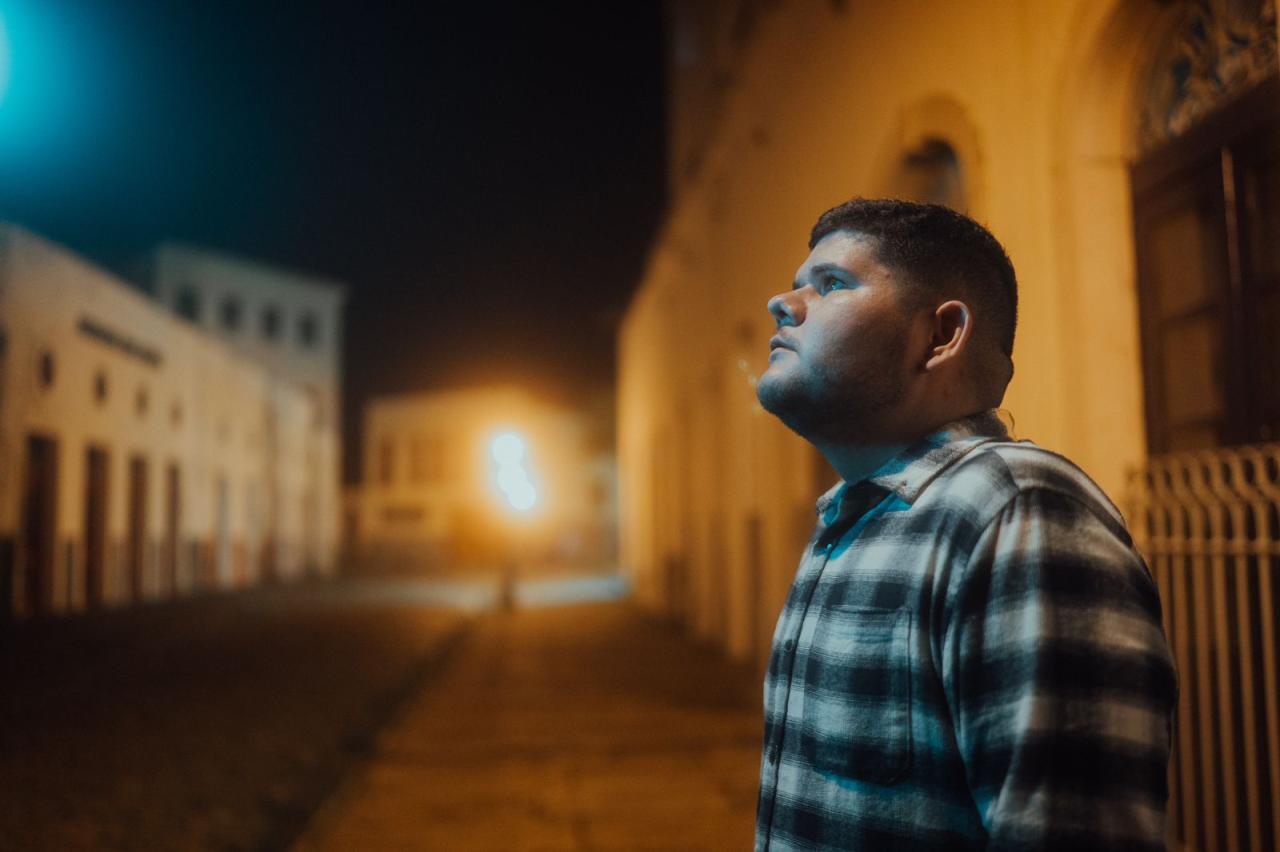 Matheus Trindade traz uma mensagem de esperança em seu novo single 