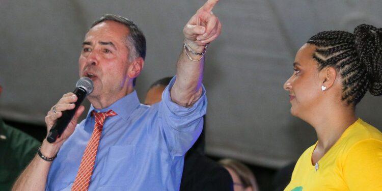 ‘Nós derrotamos o bolsonarismo’, diz Barroso em evento da UNE