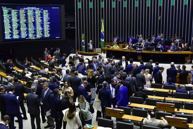 Urgente: Reforma Tributária foi aprovada no primeiro turno da Câmara; veja placar