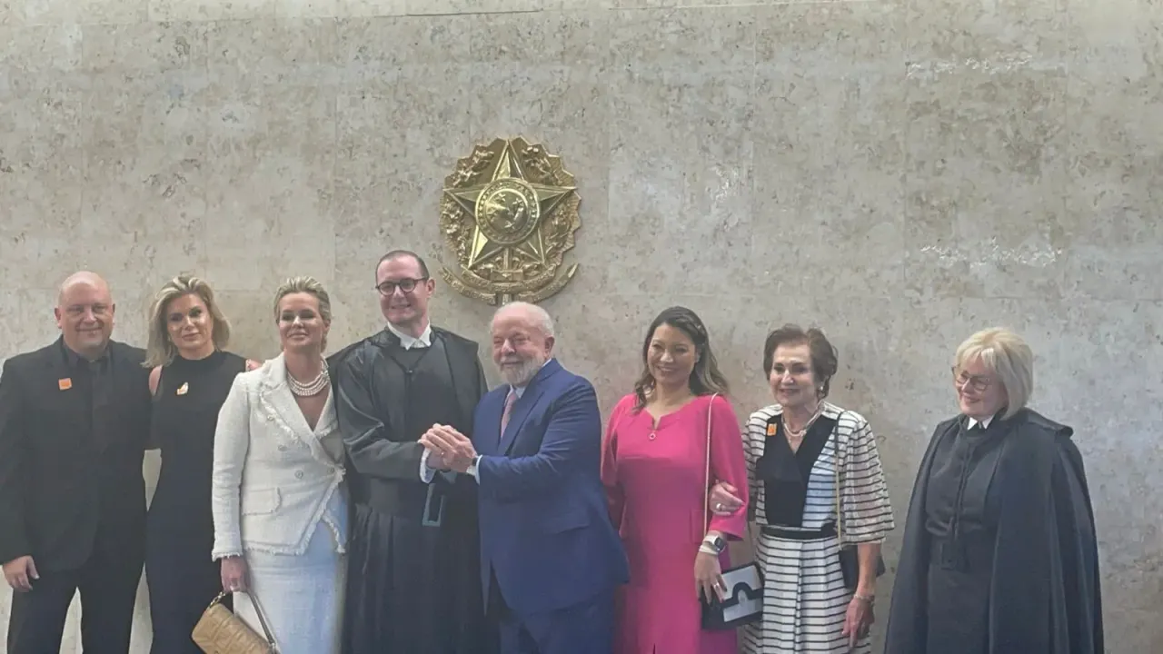 Advogado de Lula, Cristiano Zanin toma posse no STF