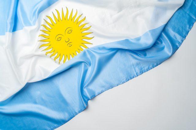 Argentinos vivem noite de terror, com comércios saqueados e violência
