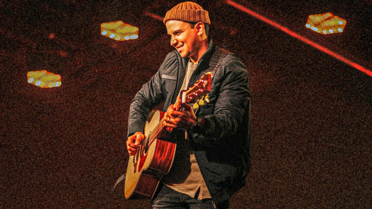Felipe Rodrigues lança o single “Saudade - Ao Vivo”, pelo selo Brasas Music