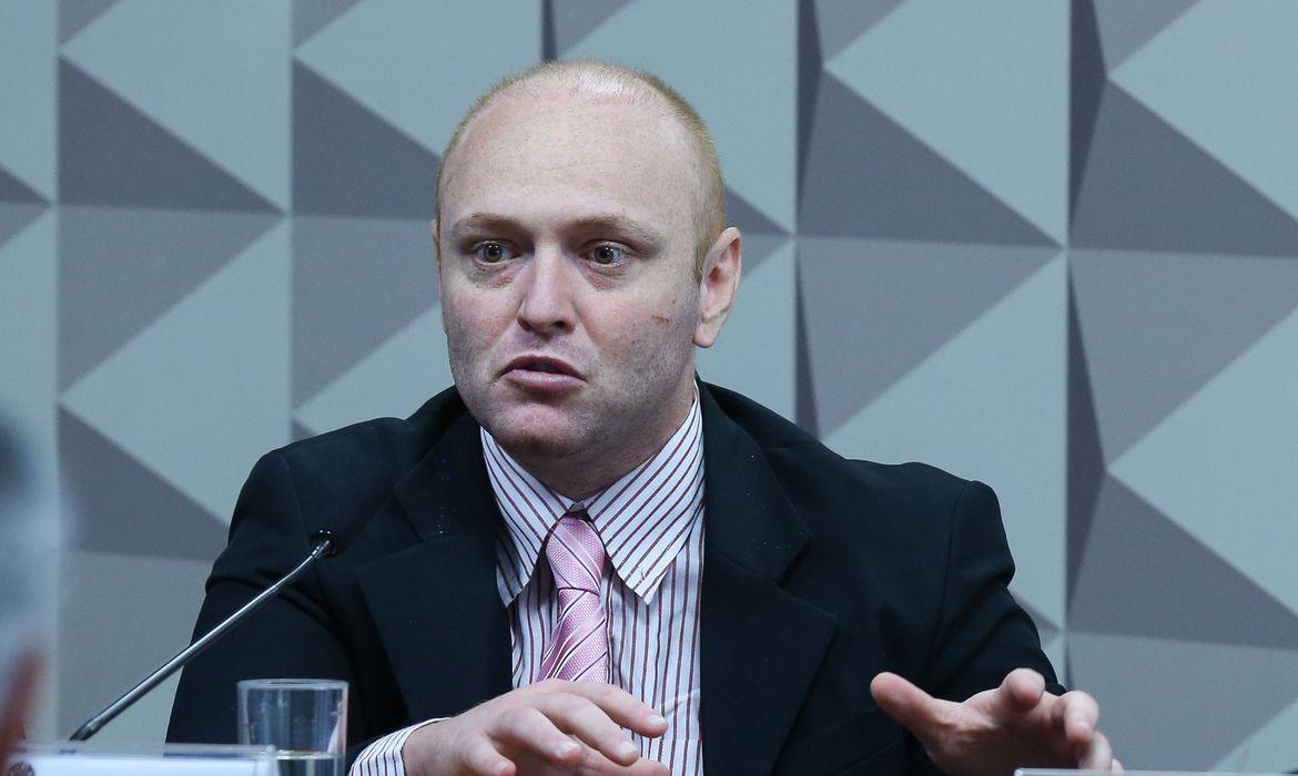 Hacker Delgatti é condenado a 20 anos de prisão por invadir e vazar dados de celulares de autoridades da Lava Jato