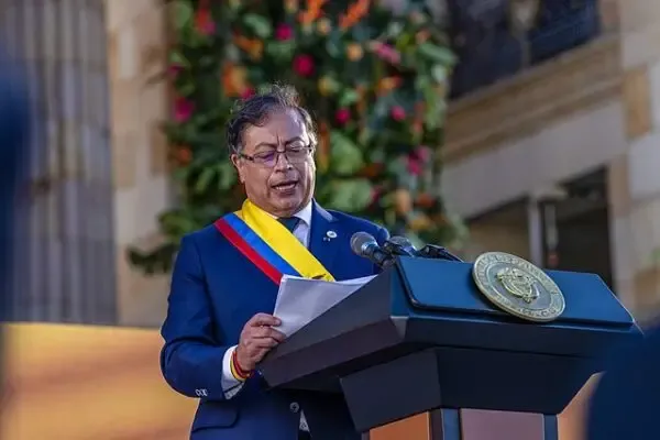 Narcotráfico deu dinheiro para a campanha do presidente da Colômbia, revela filho