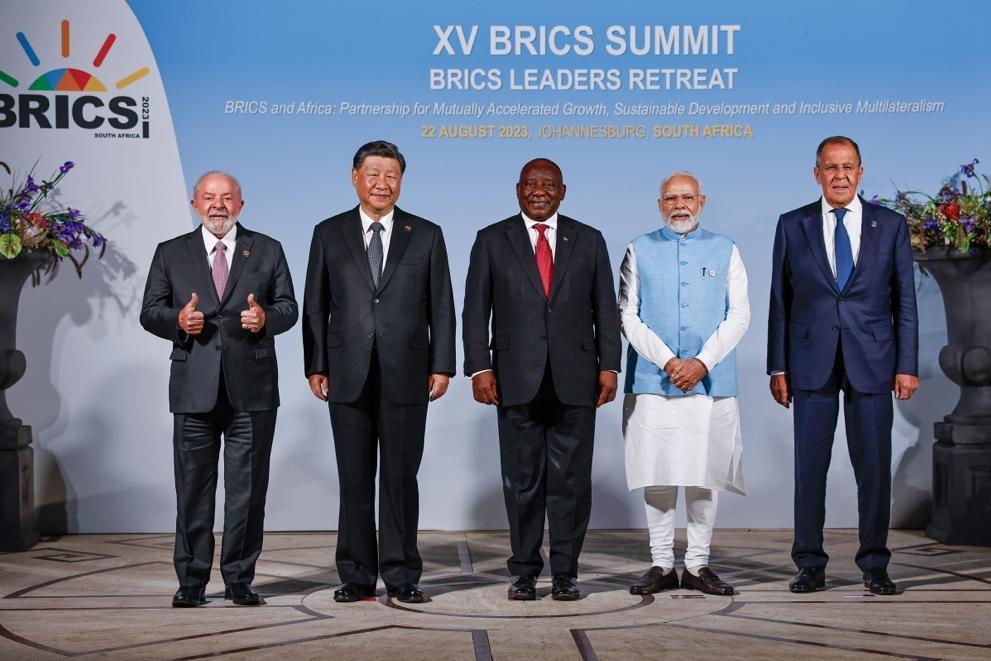 Postura de Lula no BRICS repercute e é alvo de críticas