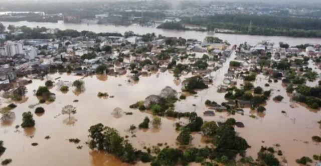 Ciclone no RS: nível de rio sobe 13 metros, e prefeitura pede à população para subir no telhado