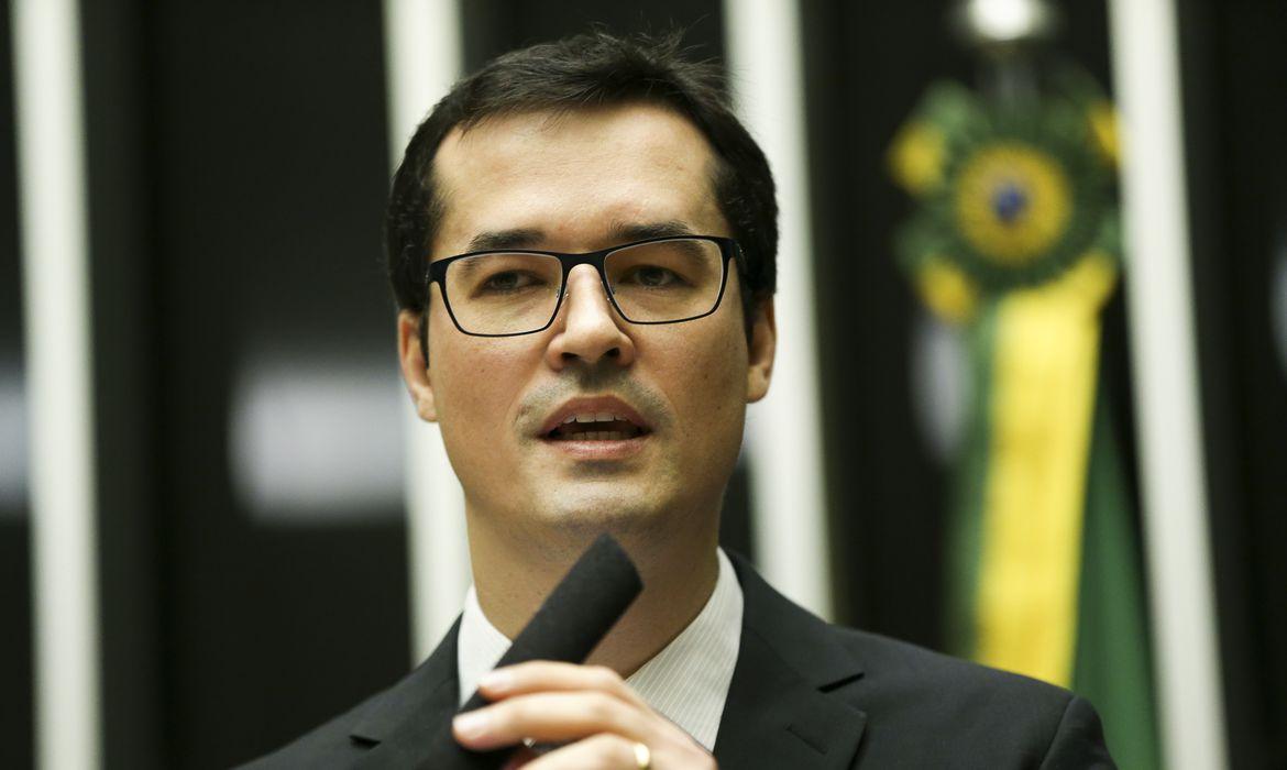 Deltan Dallagnol anuncia que não vai recorrer ao Supremo Tribunal Federal (STF) para tentar recuperar o mandato