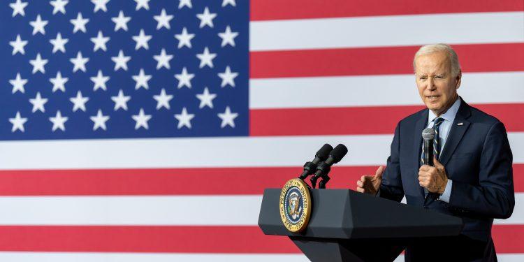 Dívida dos EUA atinge novo recorde de US$ 33 trilhões