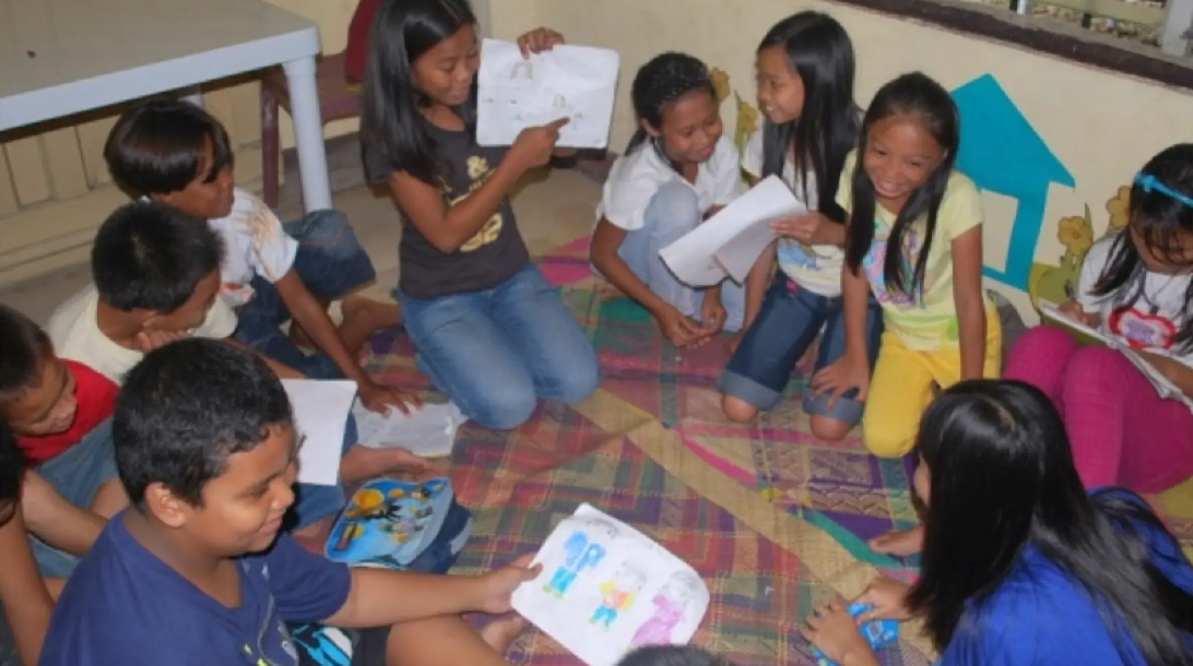 Escola Dominical alcança jovens na Ásia
