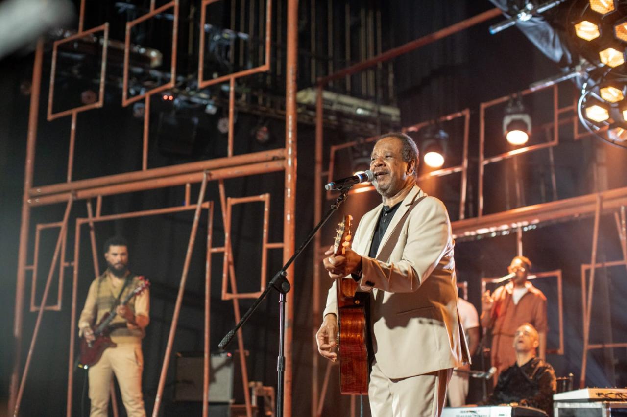 “Louvemos ao Senhor”, de Adhemar de Campos, adoração e reverência ao Senhor